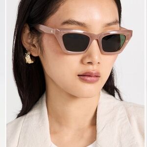 Women's Cat-Eye Sunglasses in Blush Pink